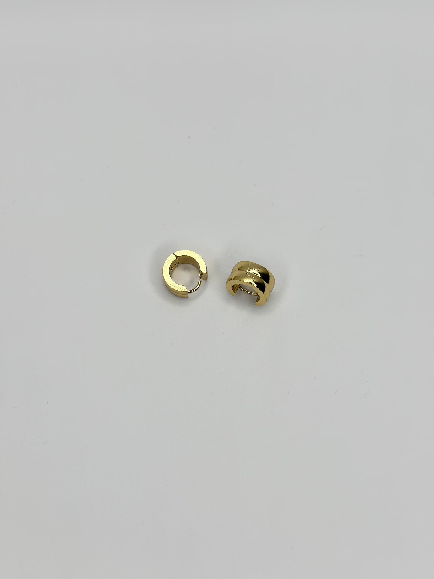 Abrazzo Huggie Earrings