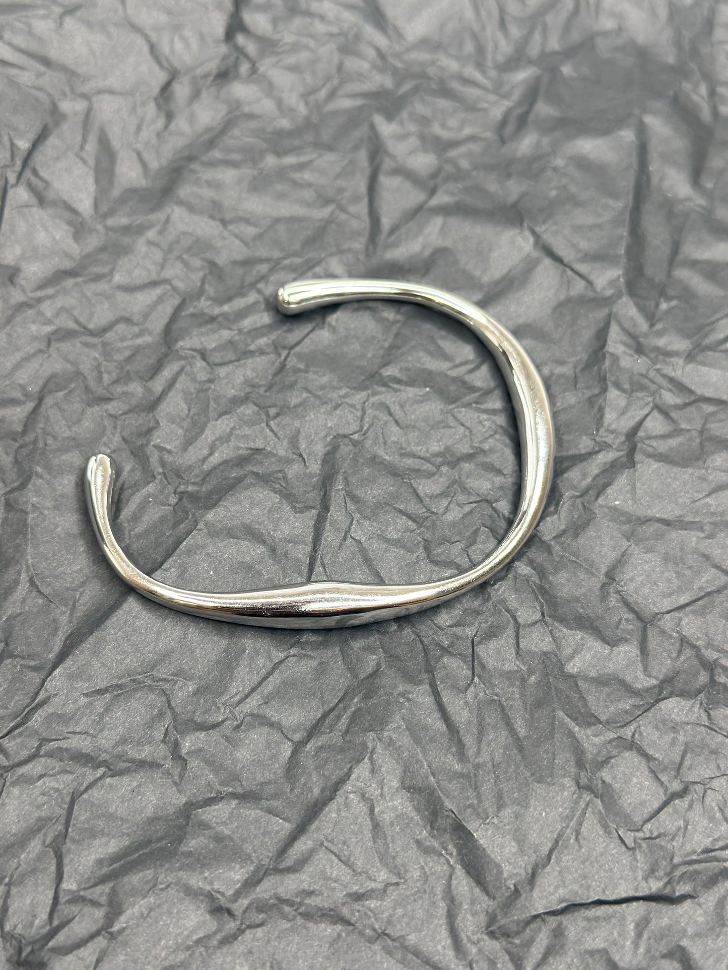 Curvas Bangle