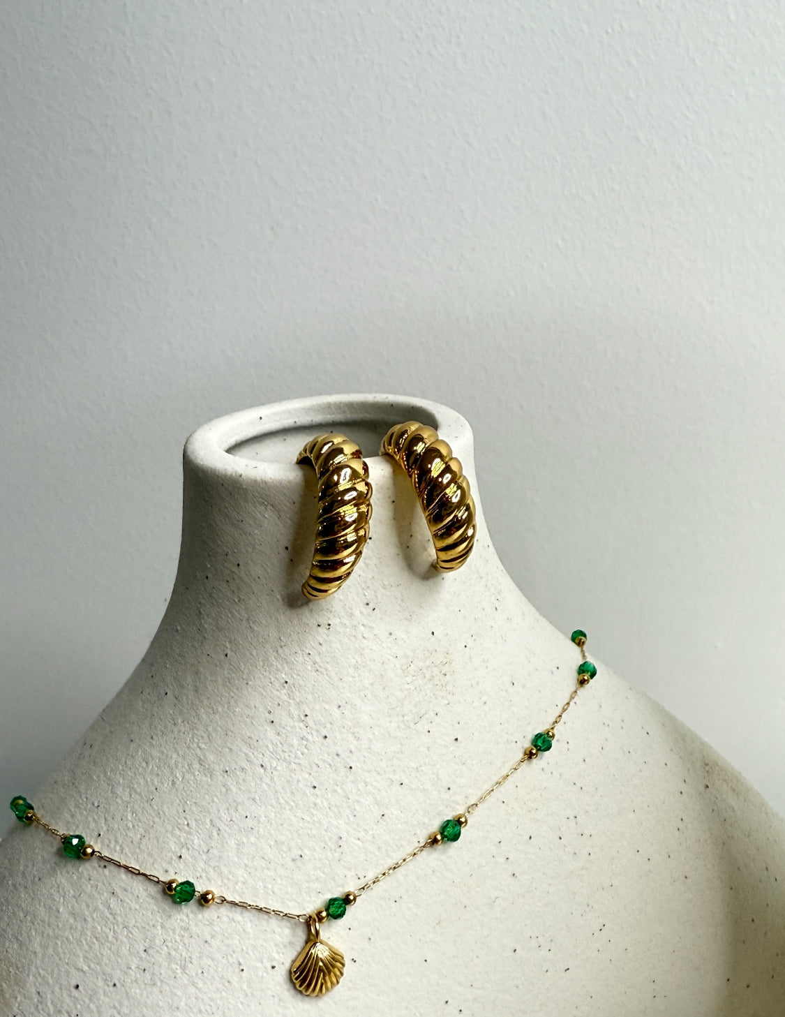 Croissant Earrings Gold