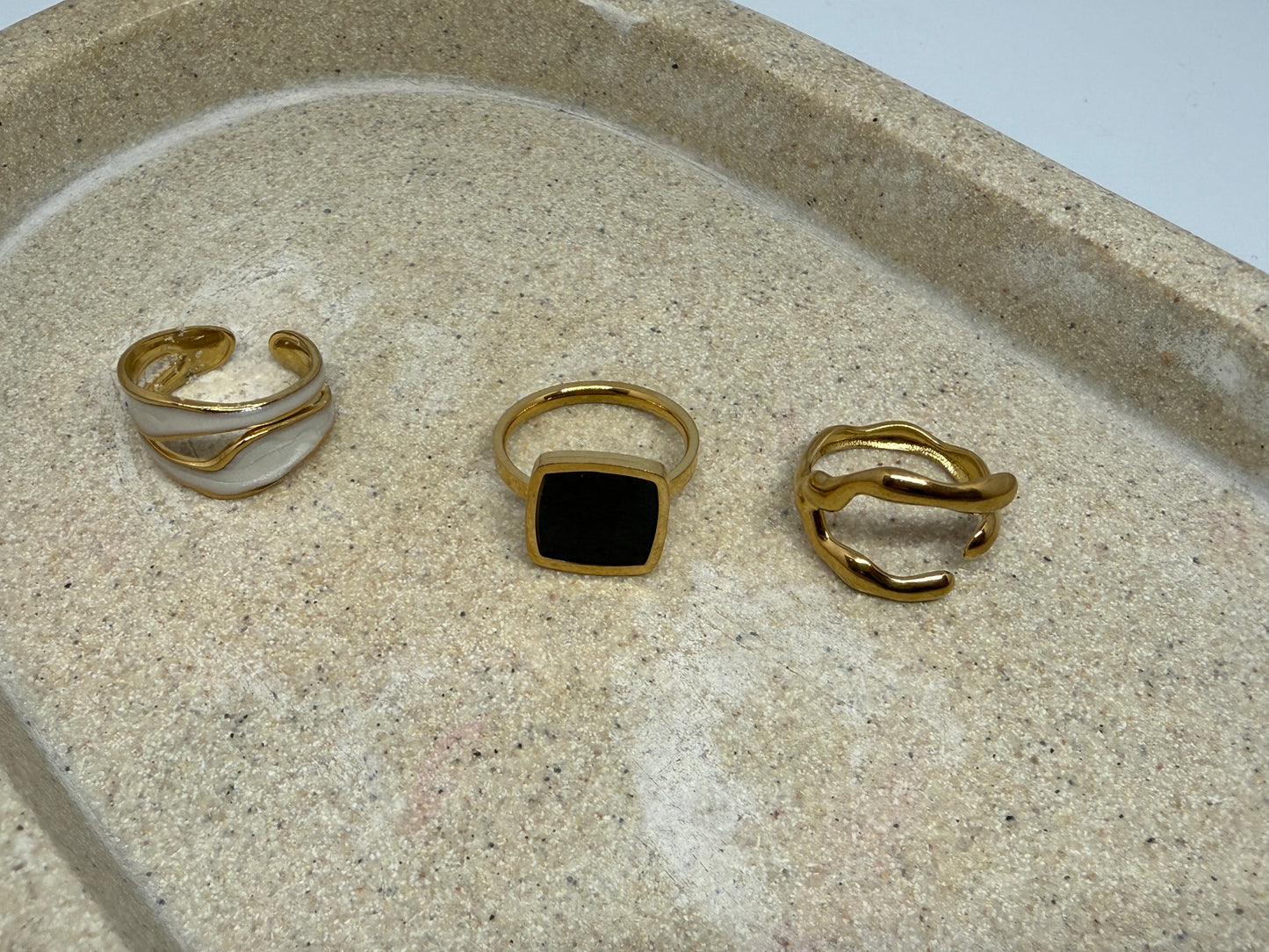 Black Cubic Ring
