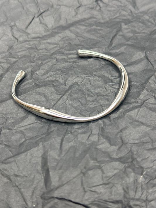 Curvas Bangle