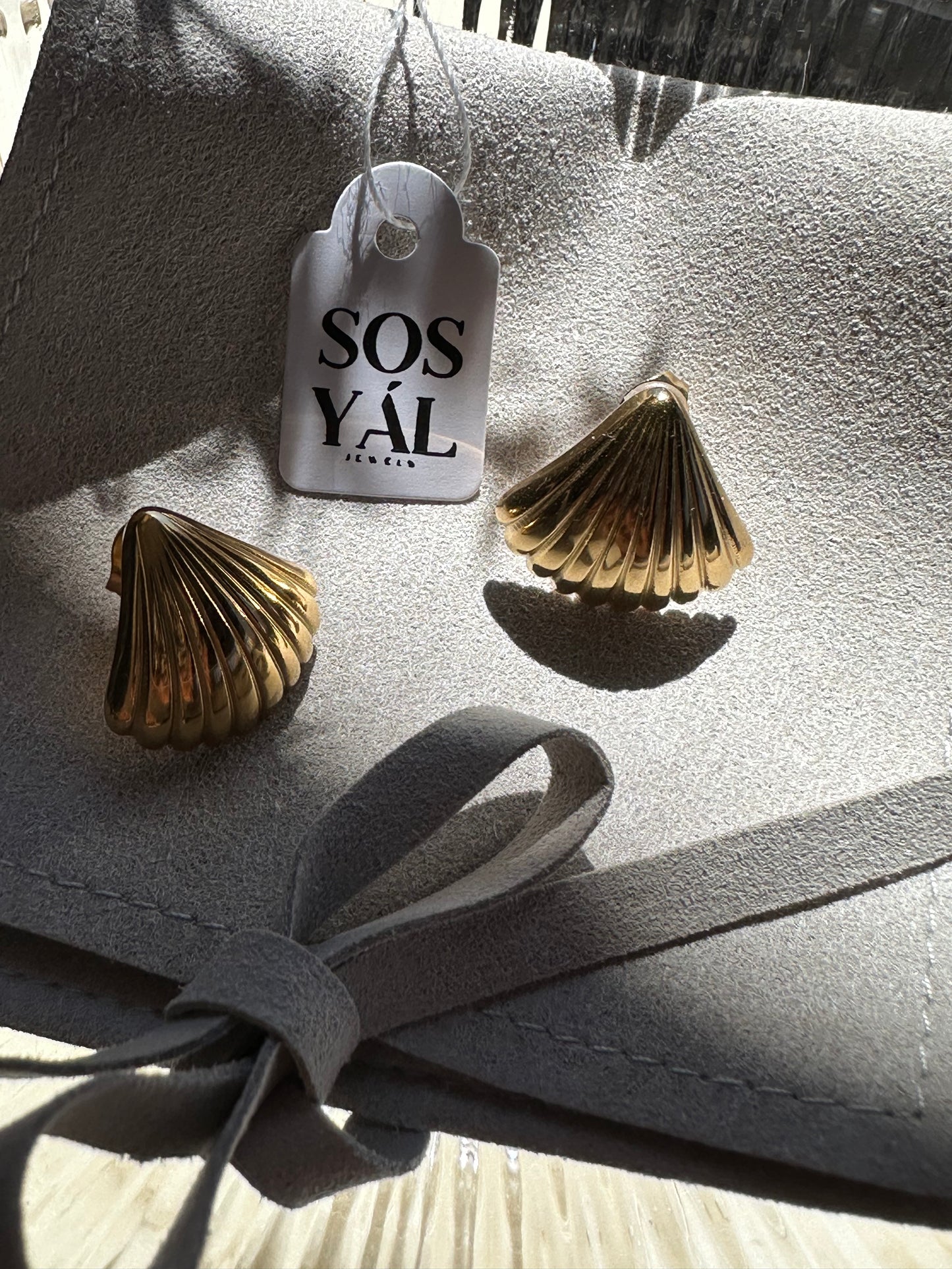 So Shell Earrings